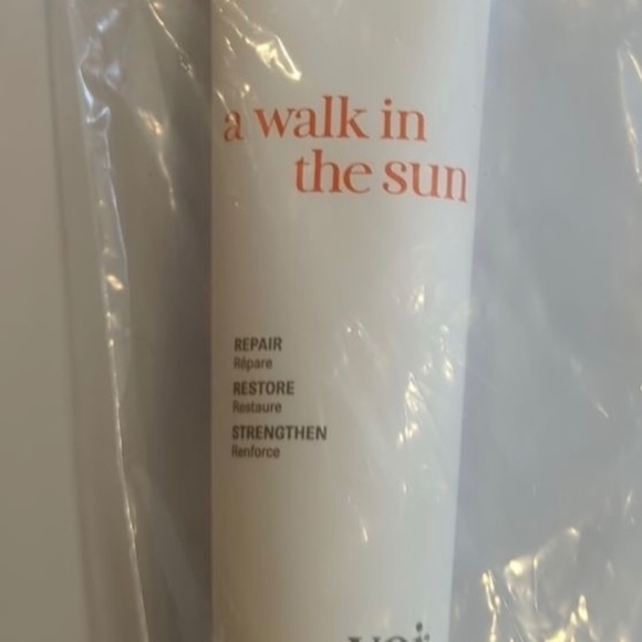 Voir A Walk in the Sun: Inside Out Moisturizing & Repairing Masque - Picture 3 of 3